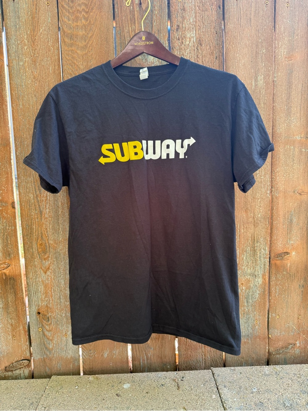 Subway Logo Black T-Shirt Yellow White Graphic Size Medium